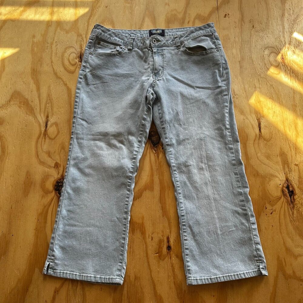 Angels Light Wash Denim Capri Pants - 13